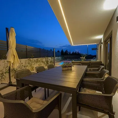 Luxury Sicenta 빌라